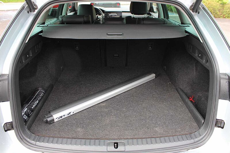 SKODA Octavia Combi Hybrid 1.4 TSI DSG First Edition