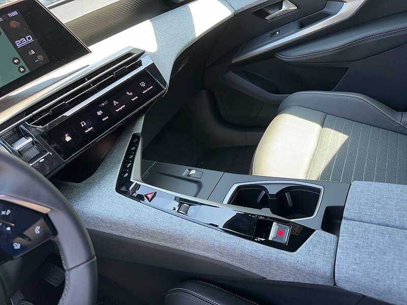 Peugeot 3008 Allure HYBRID 136 e-DSC6
