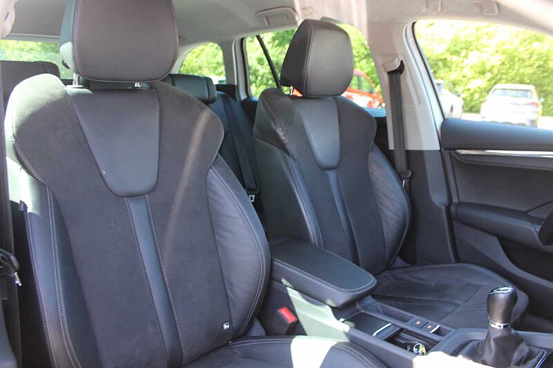 SKODA Octavia Combi 1.5 TSI Style