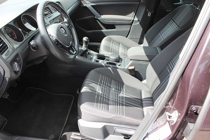 Volkswagen Golf VII Variant 1.2 TSI Lounge