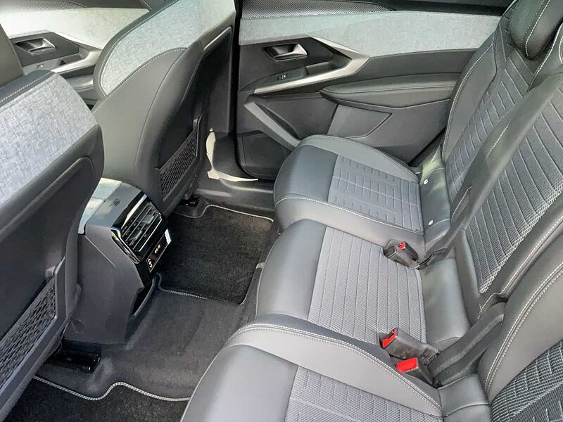 Peugeot 5008 Hybrid 145 e-DSC6 GT