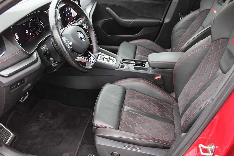 SKODA Octavia Combi 2.0 TSI DSG RS Plus