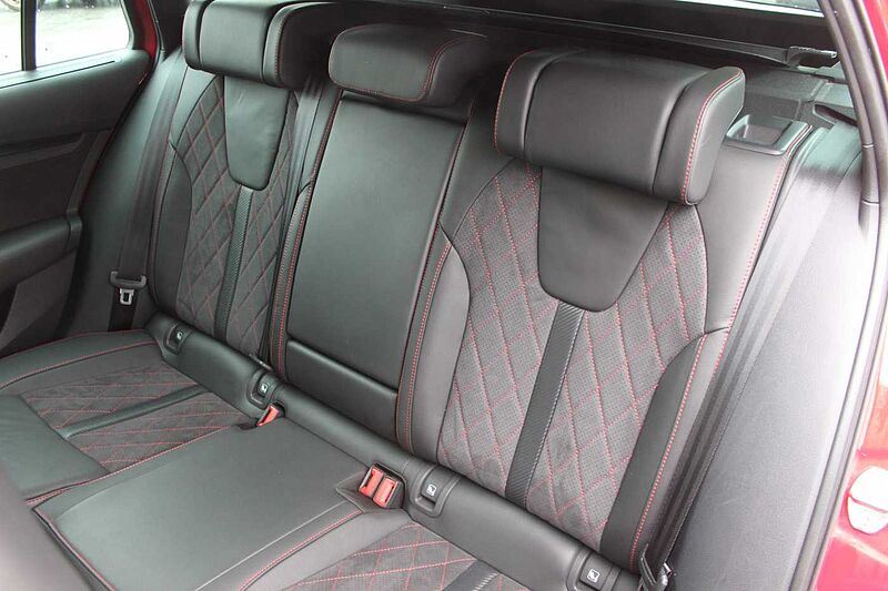 SKODA Octavia Combi 2.0 TSI DSG RS Plus