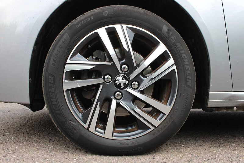 Peugeot 208 PureTech 100 EAT8 Allure