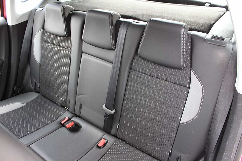 Peugeot 2008 BlueHDi 120 Allure