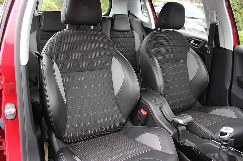 Peugeot 2008 BlueHDi 120 Allure