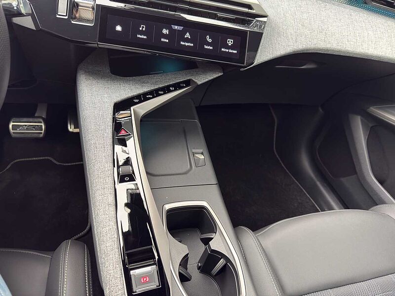 Peugeot 3008 Elektro GT 210