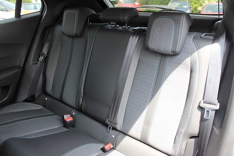 Peugeot 2008 PureTech 130 Allure