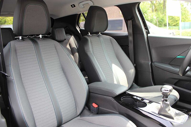Peugeot 2008 PureTech 130 Allure