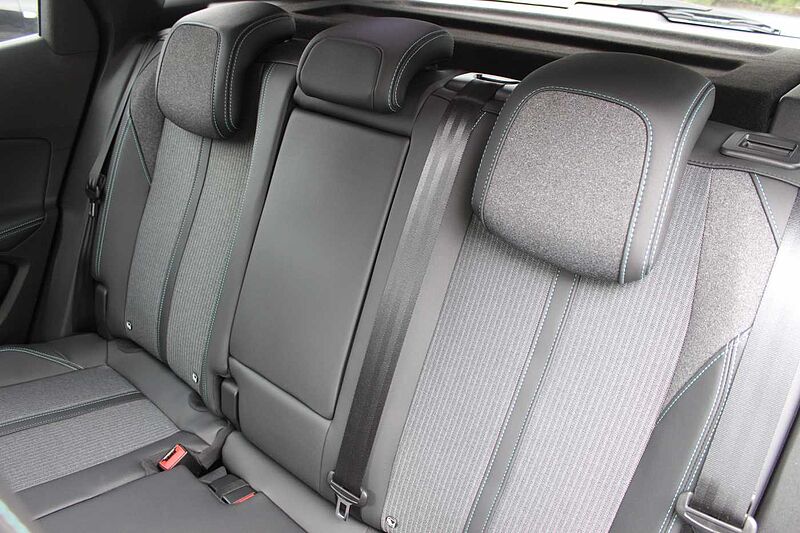 Peugeot 3008 PureTech 130 EAT8 Allure Pack