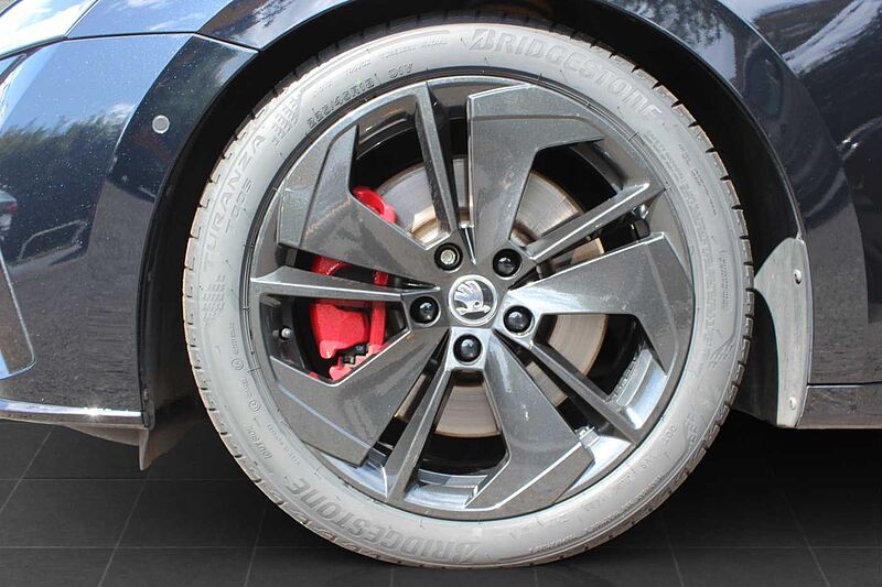SKODA Octavia Combi 2.0 TSI DSG RS