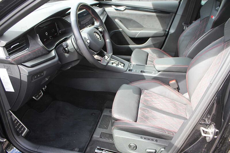 SKODA Octavia Combi 2.0 TSI DSG RS