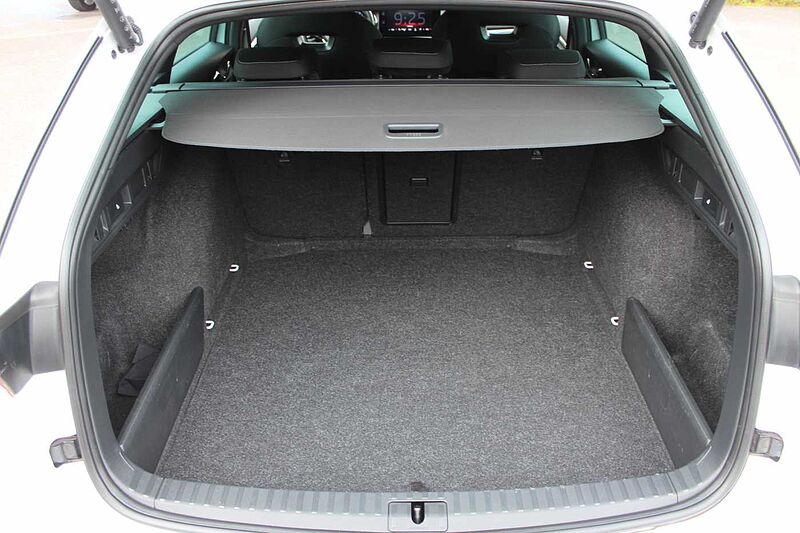 SKODA Octavia Combi 2.0 TSI DSG 4x4 Sportline