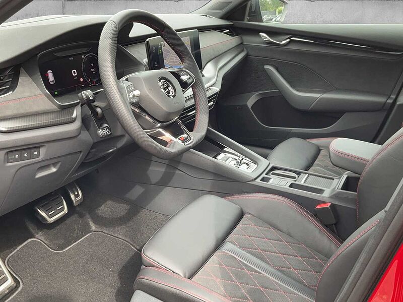 SKODA Octavia Combi RS 2.0 TSI DSG PANO DIV. PAKETE