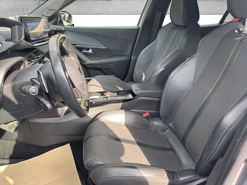Peugeot 2008 PT 130 EAT8 GT