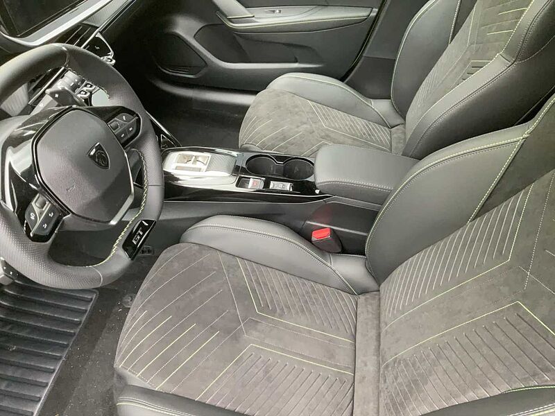 Peugeot 208 GT Hybrid 136 e-DSC6