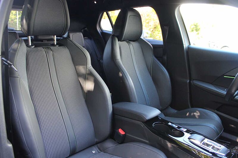 Peugeot 2008 Elektro GT