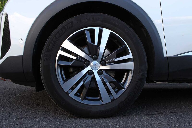 Peugeot 3008 BlueHDi 130 EAT8 Roadtrip