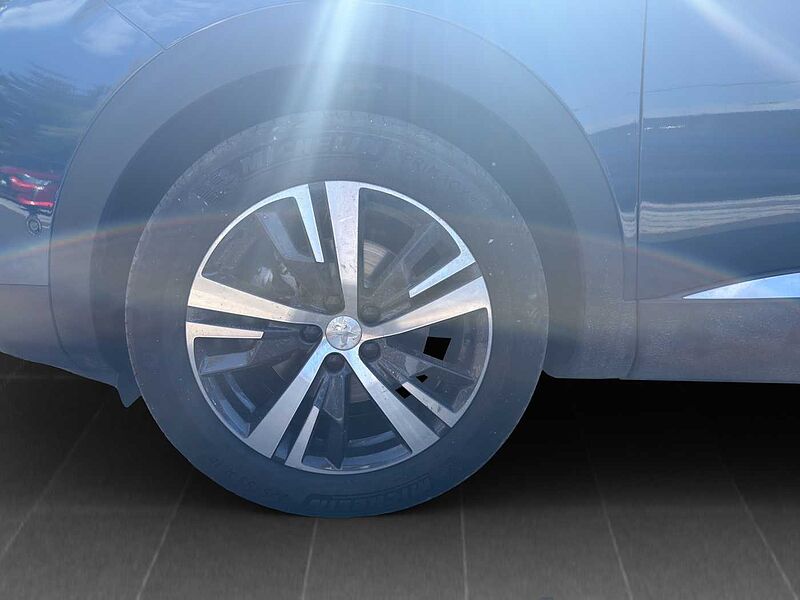 Peugeot 5008 PureTech 130 EAT8 Stop & Start Allure