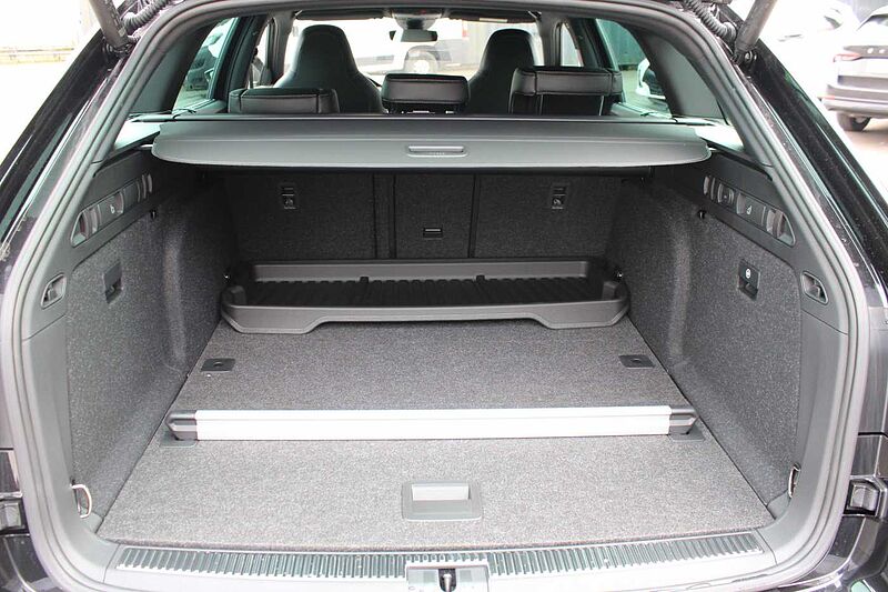 SKODA Superb Combi 2.0 TDI DSG Sportline