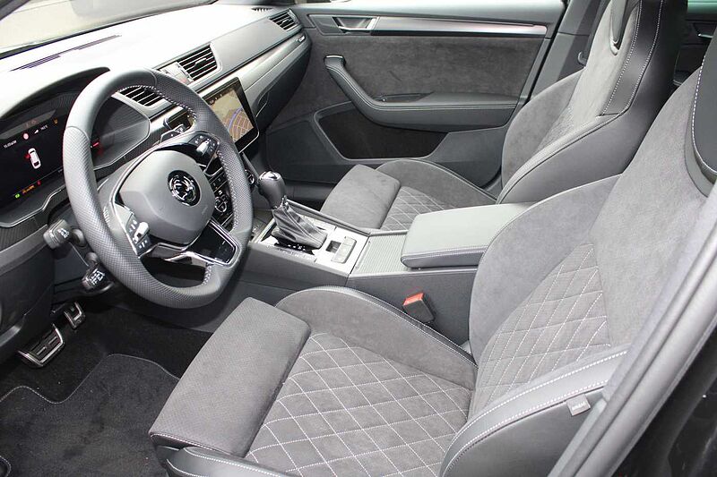 SKODA Superb Combi 2.0 TDI DSG Sportline