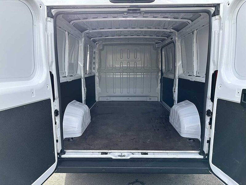 Peugeot Boxer Kastenwagen 333 L2H1 BlueHDi120