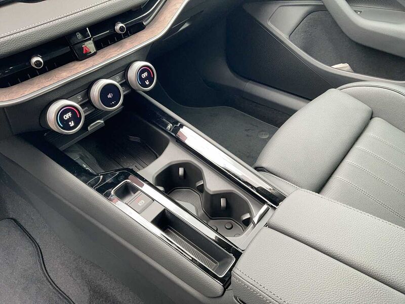 SKODA Superb Combi L&K 1.5 TSI iV DSG