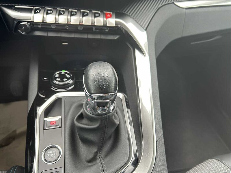 Peugeot 3008 PureTech 130 Stop & Start  Allure Pack