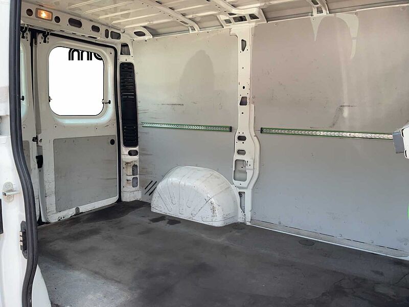Peugeot Boxer 330 BlueHDi HDi 120 L1H1 Pro