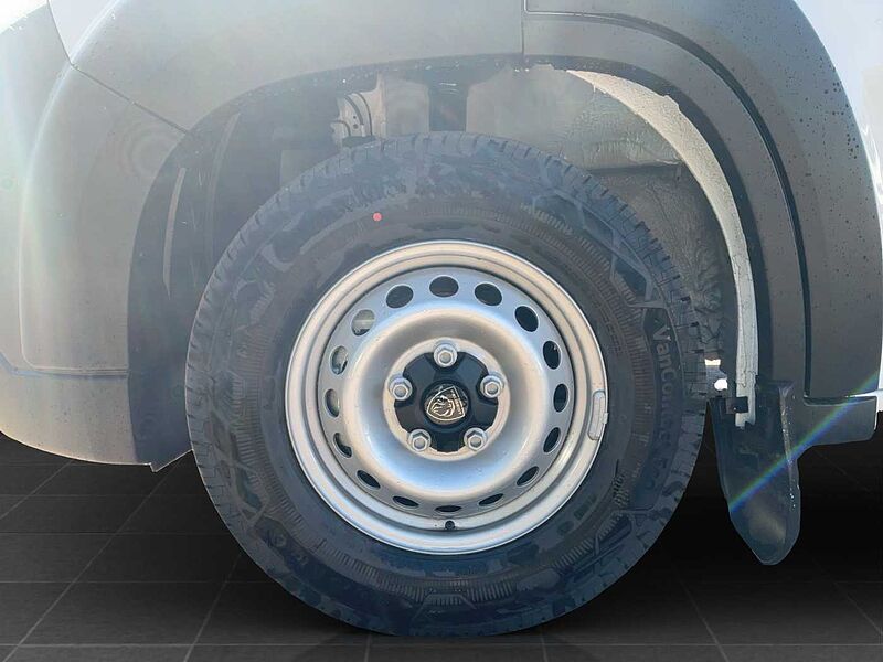 Peugeot Boxer 435 BlueHDi 2.2 140 Pritsche DoKa L3