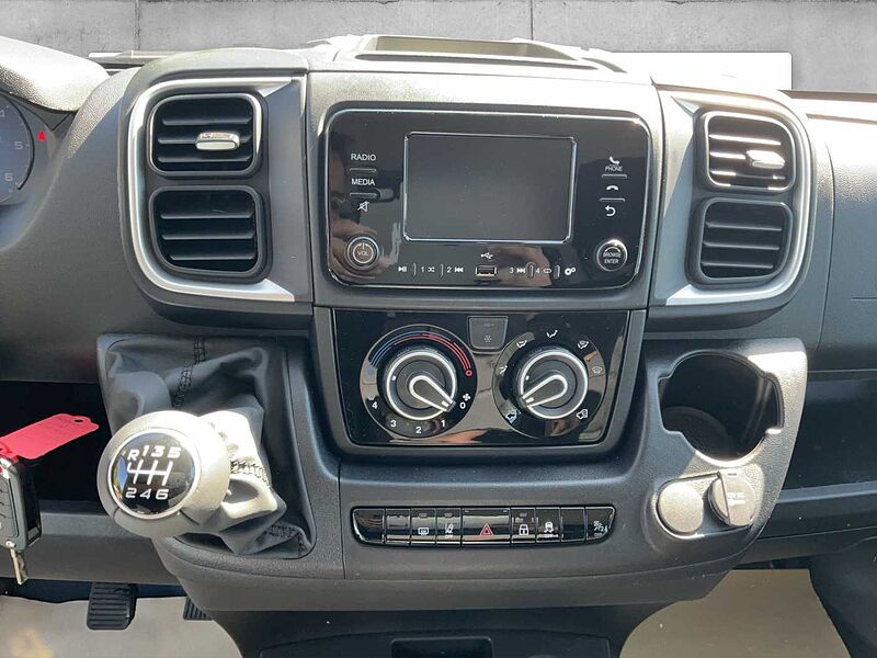 Peugeot Boxer 435 BlueHDi 2.2 140 Pritsche DoKa L3