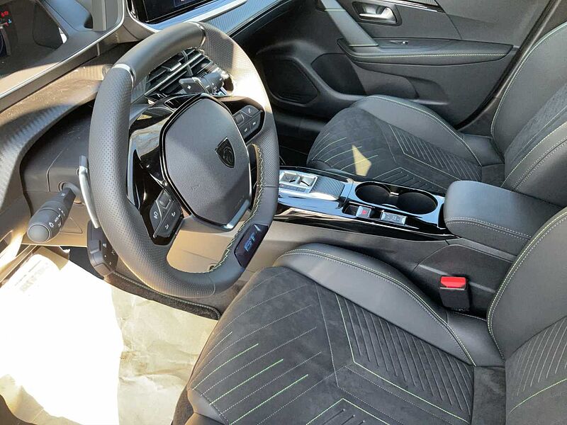 Peugeot 208 Hybrid e-DSC6 GT