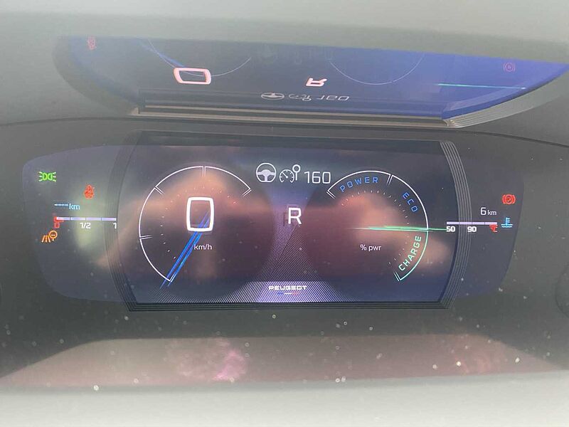 Peugeot 208 GT Hybrid 136 e-DSC6