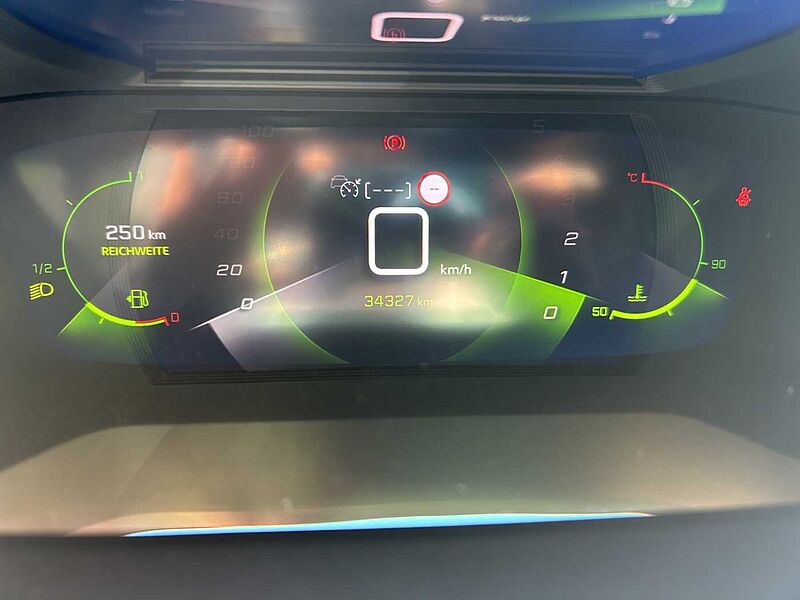 Peugeot 2008 PureTech 130 EAT8 GT